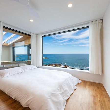 Gangneung Hue Pension Ocean View, Spa, Couple ภายนอก รูปภาพ